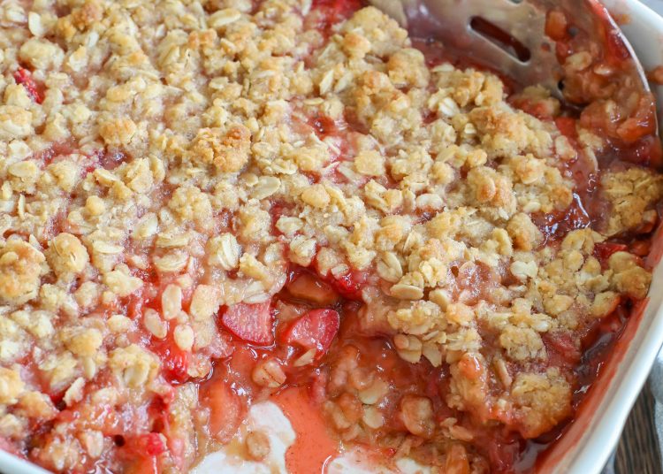 Strawberry Rhubarb Crunch 11 1 of 1 – TodayHeadline