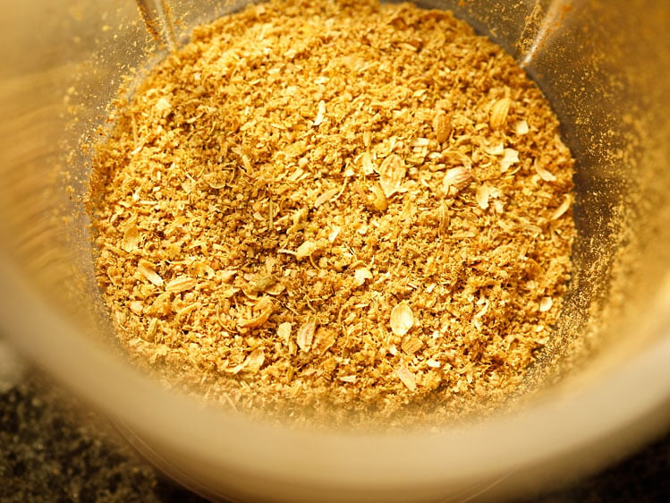 semi-finely ground spices
