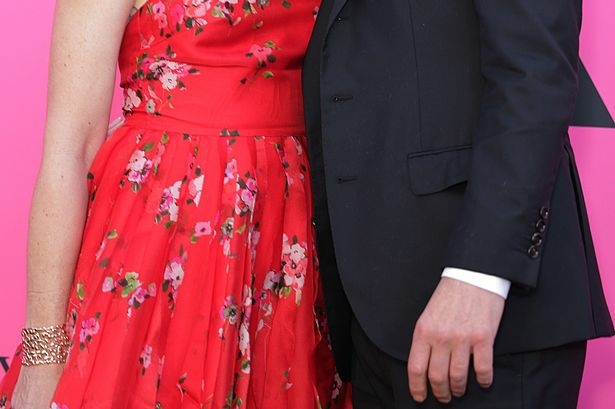 Keanu Reeves snogs girlfriend in red carpet PDA amid fear – TodayHeadline