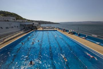 Outdoor swimming pool in UK with sea views said to be 'like the Caribbean'