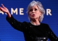 Jane Fonda hilariously THROWS award certificate at Palme dOr winner – TodayHeadline