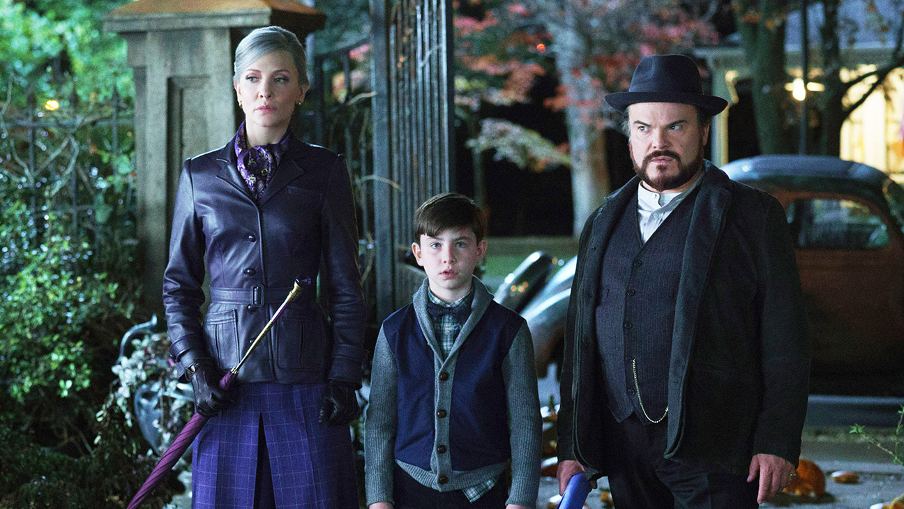 THE HOUSE WITH A CLOCK IN ITS WALLS, from left, Cate Blanchett, Owen Vaccaro, Jack Black, 2018.