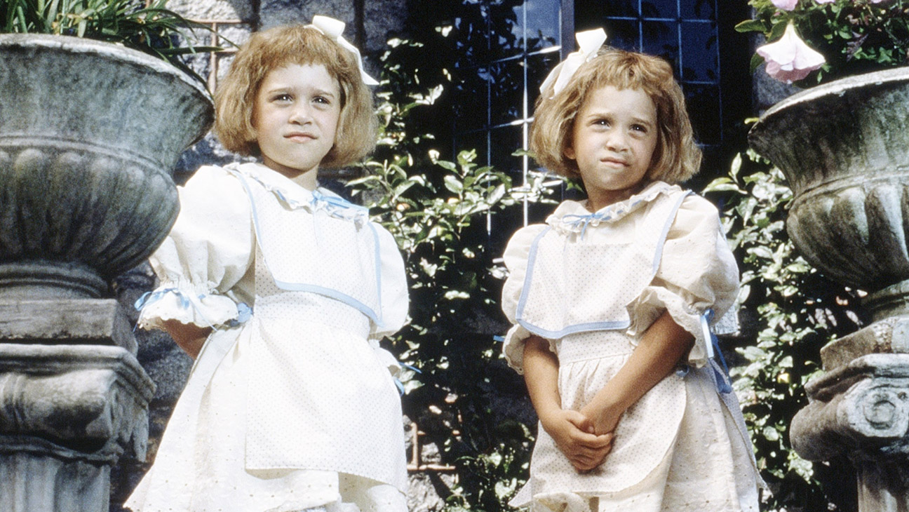 DOUBLE, DOUBLE TOIL AND TROUBLE, Mary-Kate Olsen and Ashley Olsen, aired October 30, 1993