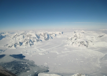 Ice Flowing in Antarctica scaled jpg