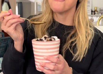 Reese Witherspoon sends fans into a frenzy after eating the jpeg