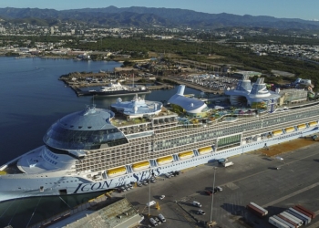 Worlds biggest cruise ship prepares for service 1198 foot long 20 DECK jpeg