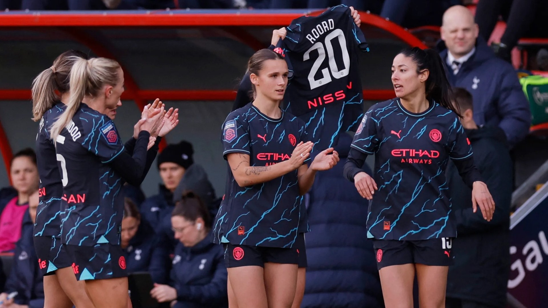Taylor hails Manchester City aces’ shirt celebration for injured team-mate Jill Roord during win at Tottenham