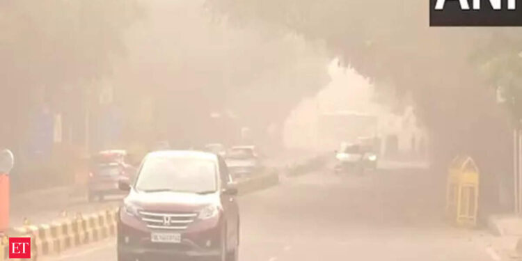 Delhi overtakes Lahore to become world's most polluted city