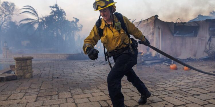 Firefighters faced low water pressure when battling Mountain fire. Here’s what happened