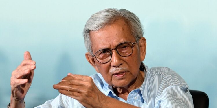 Former Malaysia finance minister Daim Zainuddin acquitted of all charges a week after his death