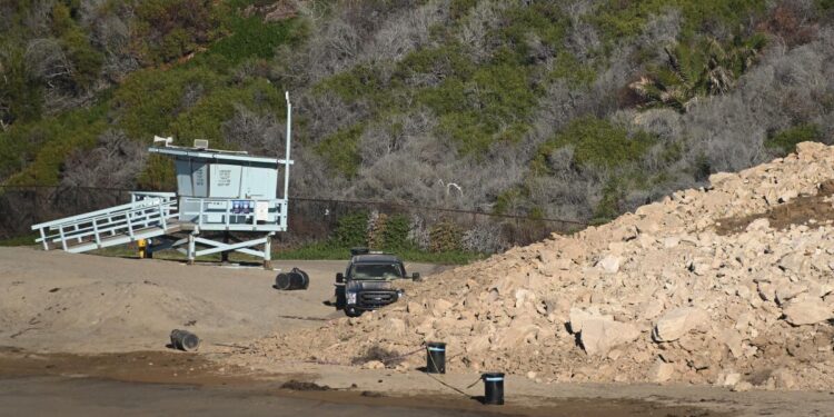 Human skull and bones wash ashore in Palos Verdes Estates, investigation underway