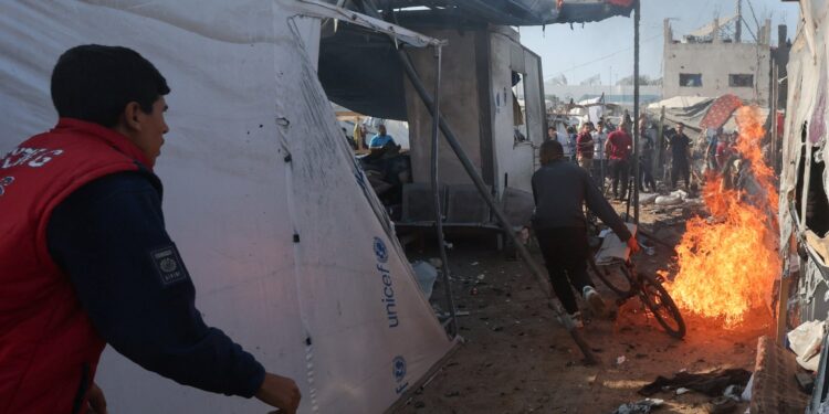 Israel attacks displaced people camped at Gaza hospital