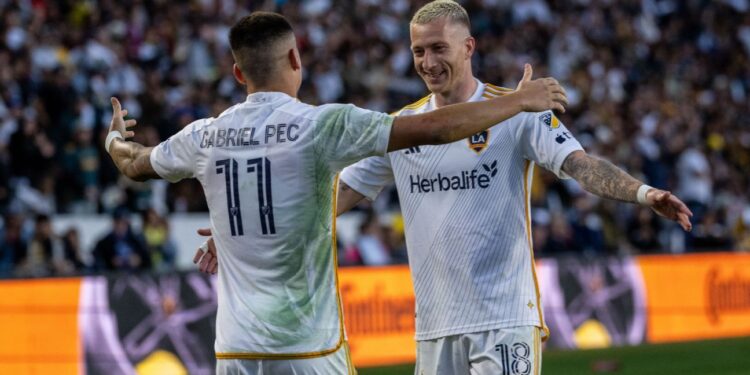 MLS playoffs conference semis: Galaxy the last giant standing