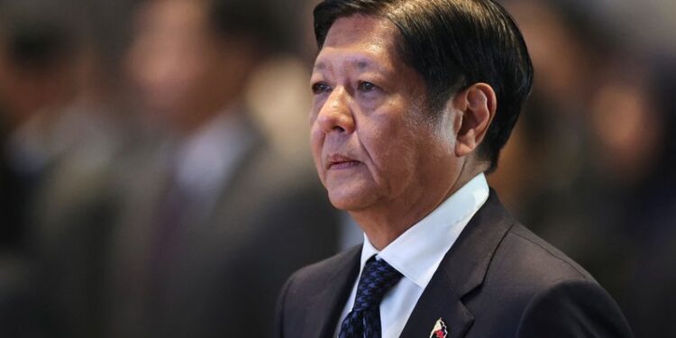 © Reuters. Philippines President Ferdinand Marcos Jr attends the closing ceremony of the 44th and 45th ASEAN Summits and Related Summits and Handing Over of the ASEAN Chairmanship to Malaysia, at the National Convention Centre, in Vientiane, Laos, October 11, 2024. REUTERS/Athit Perawongmetha/File Photo