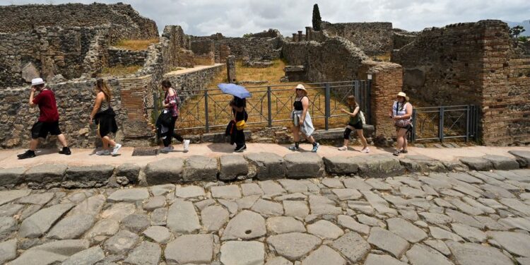 Pompeii is limiting its daily visitor numbers