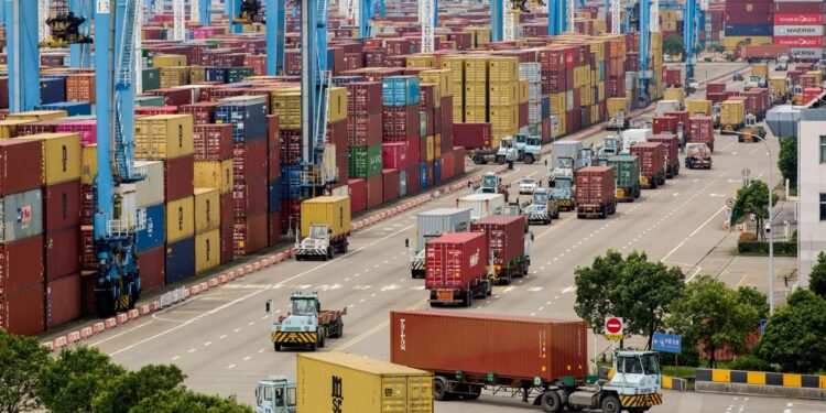 Possible impact of Trump presidency on Sri Lankaâ€™s exports analysed by IPS | EconomyNext