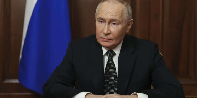 Putin threatens Kyiv with new hypersonic missile