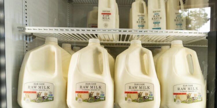 Questions follow bird flu recall of California raw milk