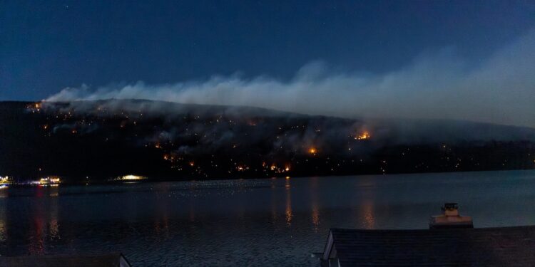 Renewed wildfire escapes containment and prompts evacuation near New York-New Jersey border