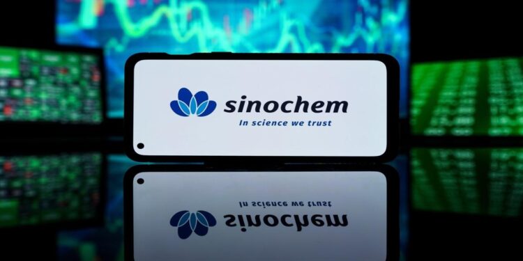 Sinochem may retain three bankrupt refineries in China due to low auction interest