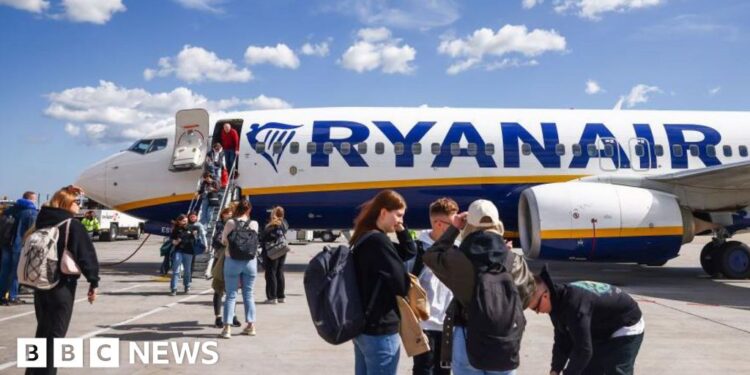 Spain fines budget airlines including Ryanair and EasyJet â‚¬179m