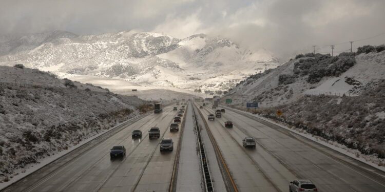 Thanksgiving travel forecast: 6.6 million Californians will hit the road.