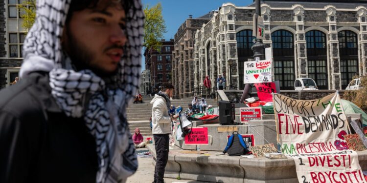 US lawmakers introduce bill to punish universities divesting from Israel