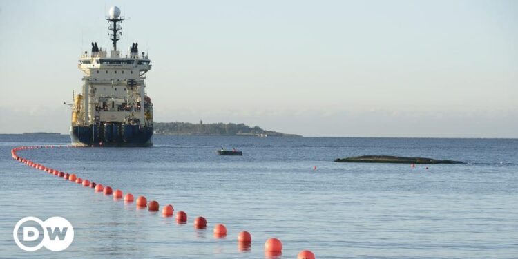 Undersea data cable between Germany and Finland broken â€“ DW â€“ 11/18/2024