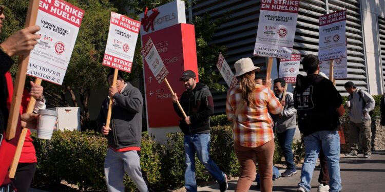 Union workers picket for 3rd day at Las Vegas casino with no talks slated