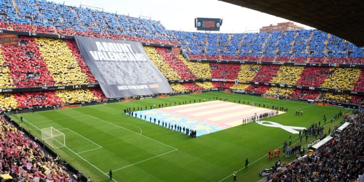 Valencia make emotional return after deadly floods