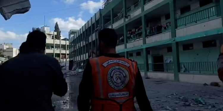 Video: Israeli military bombs school shelter in Gaza City