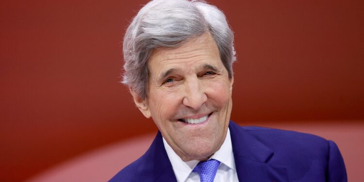 Kerry suggests Africans without electricity must pick 'the right kinds of electricity'