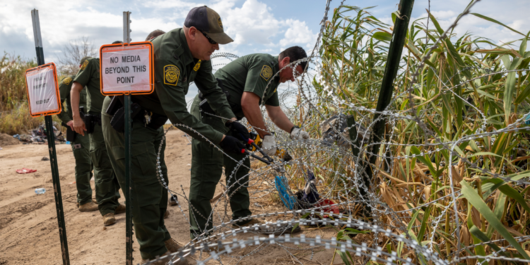 Appeals court rules Texas has right to build razor wire border wall