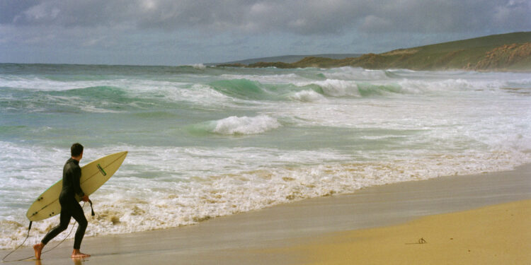 15-Year-Old Western Australian Surfer Relives Shark Attack (Graphic)