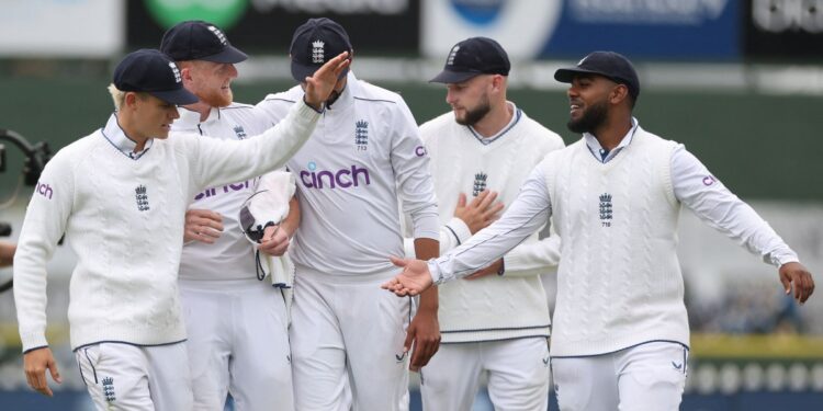 England thump New Zealand by 323 runs to win second Test; take series