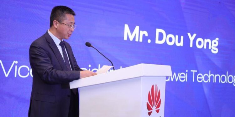 Huawei launches HiRE 5, with Minister of Labour honoring top 20 companies