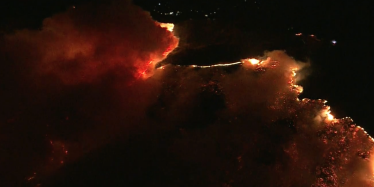 Malibu fire fueled by 'extraordinary, extreme' winds. How long will dangerous conditions last?