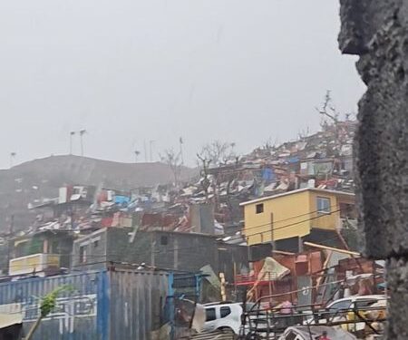 © Reuters. A view shows damage caused by the Cyclone Chido, in Kaweni, Mayotte, France in this screengrab from a social media video, obtained by Reuters on December 14, 2024. @foulani2.00 via TikTok via REUTERS