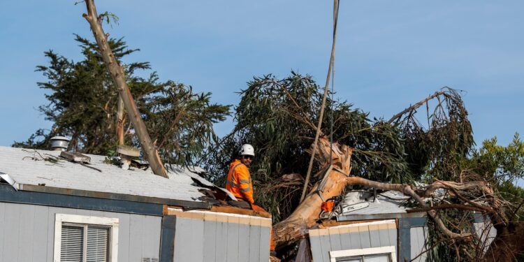 Storms across US bring heavy snow, dangerous ice and a tornado in California