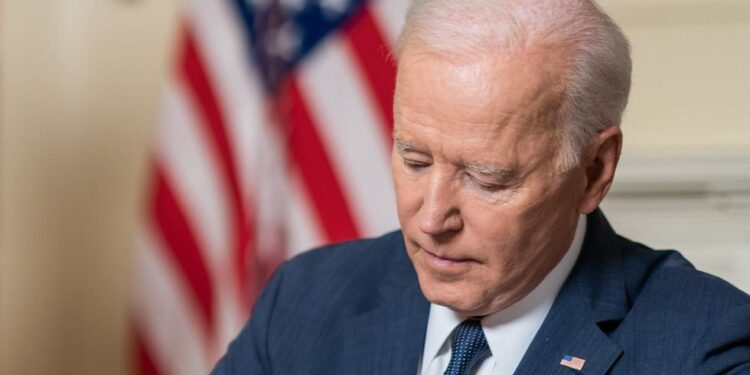 Stunning chart shows 'mindblowing' rise in manufacturing under Biden — that Trump gets to 'ribbon cut'