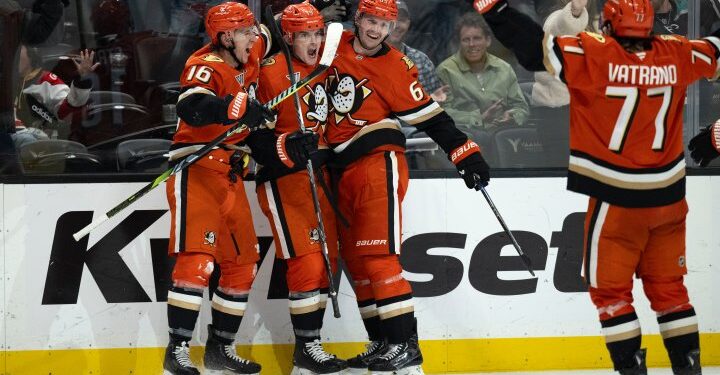 Terry’s late tally sends Ducks past Winnipeg Jets 3-2 - Winnipeg