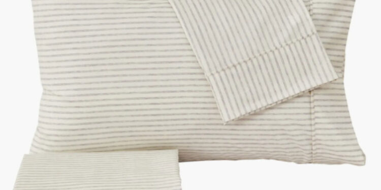 ​​Nordstrom Rack is selling an $80 sheet set for just $36, and shoppers say it's 'so soft'